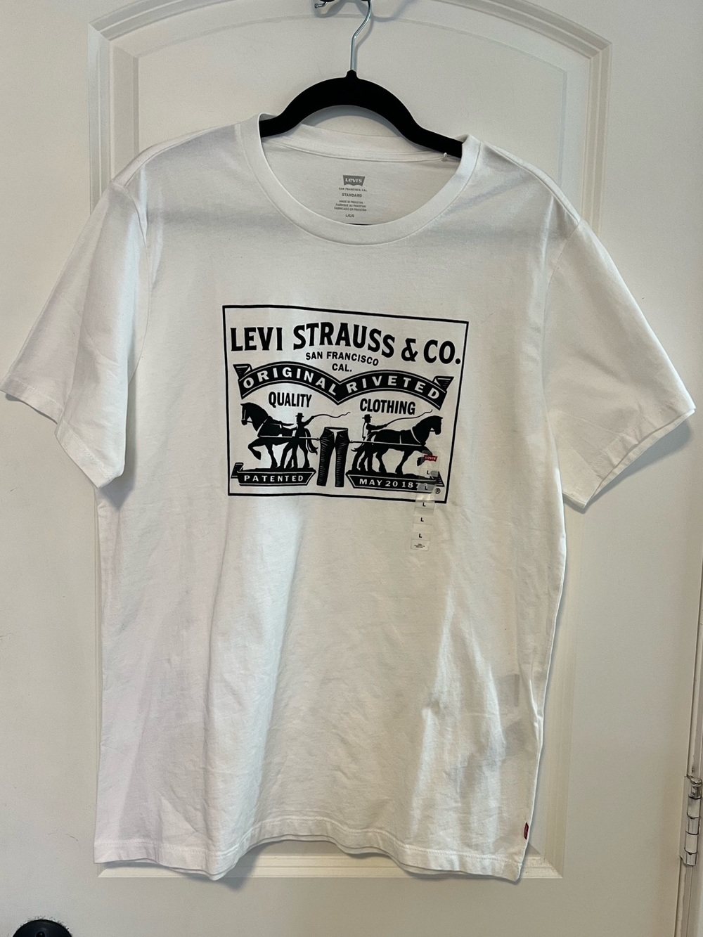 NWT‎ Levi’s White Logo 100% Cotton Tee